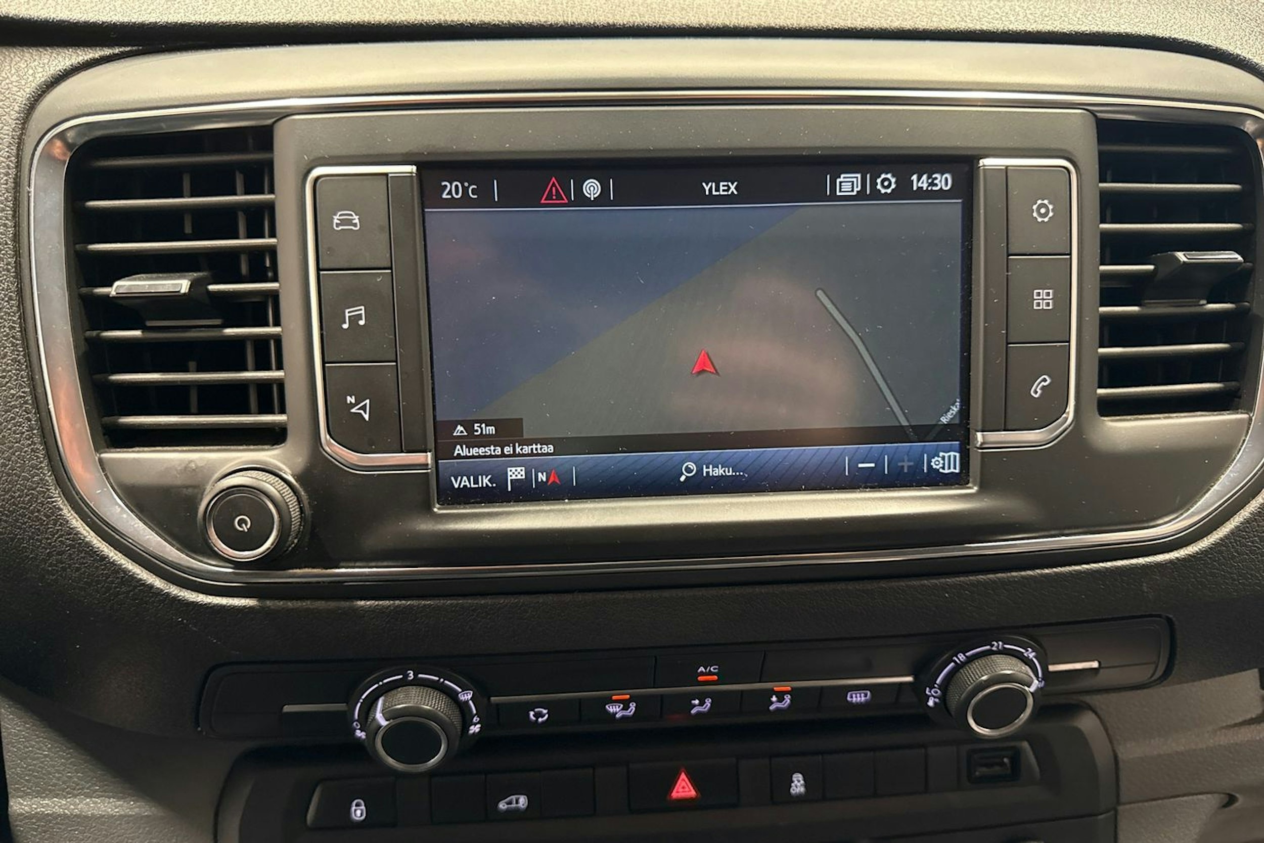 Valkoinen Toyota Proace 2018 kuva 20.