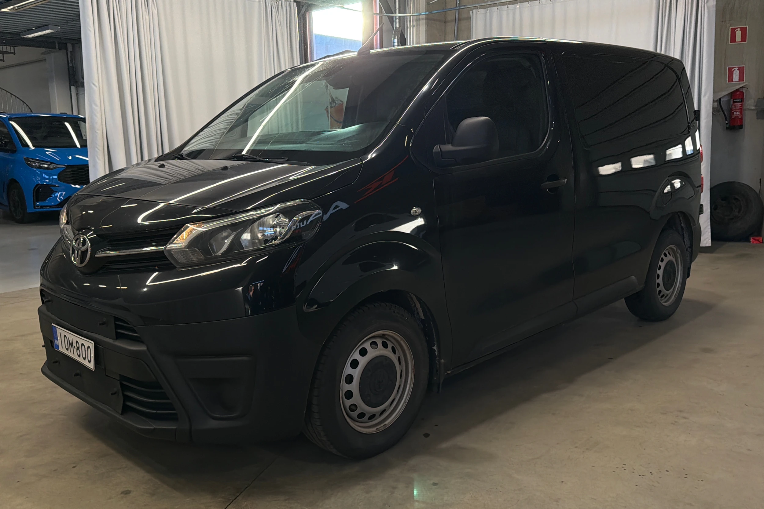 musta Toyota Proace 2018 kuva 4.