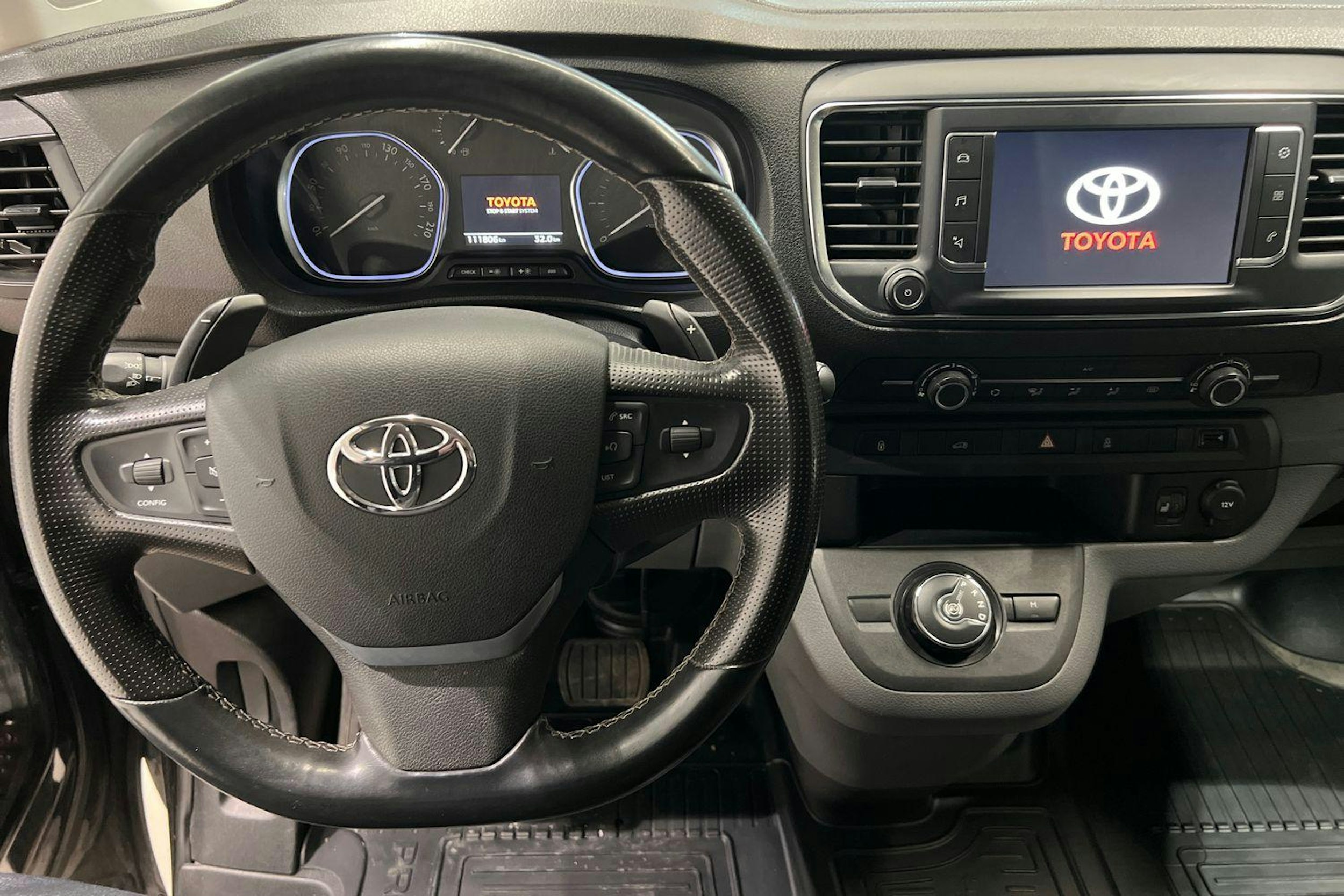 musta Toyota Proace 2018 kuva 9.