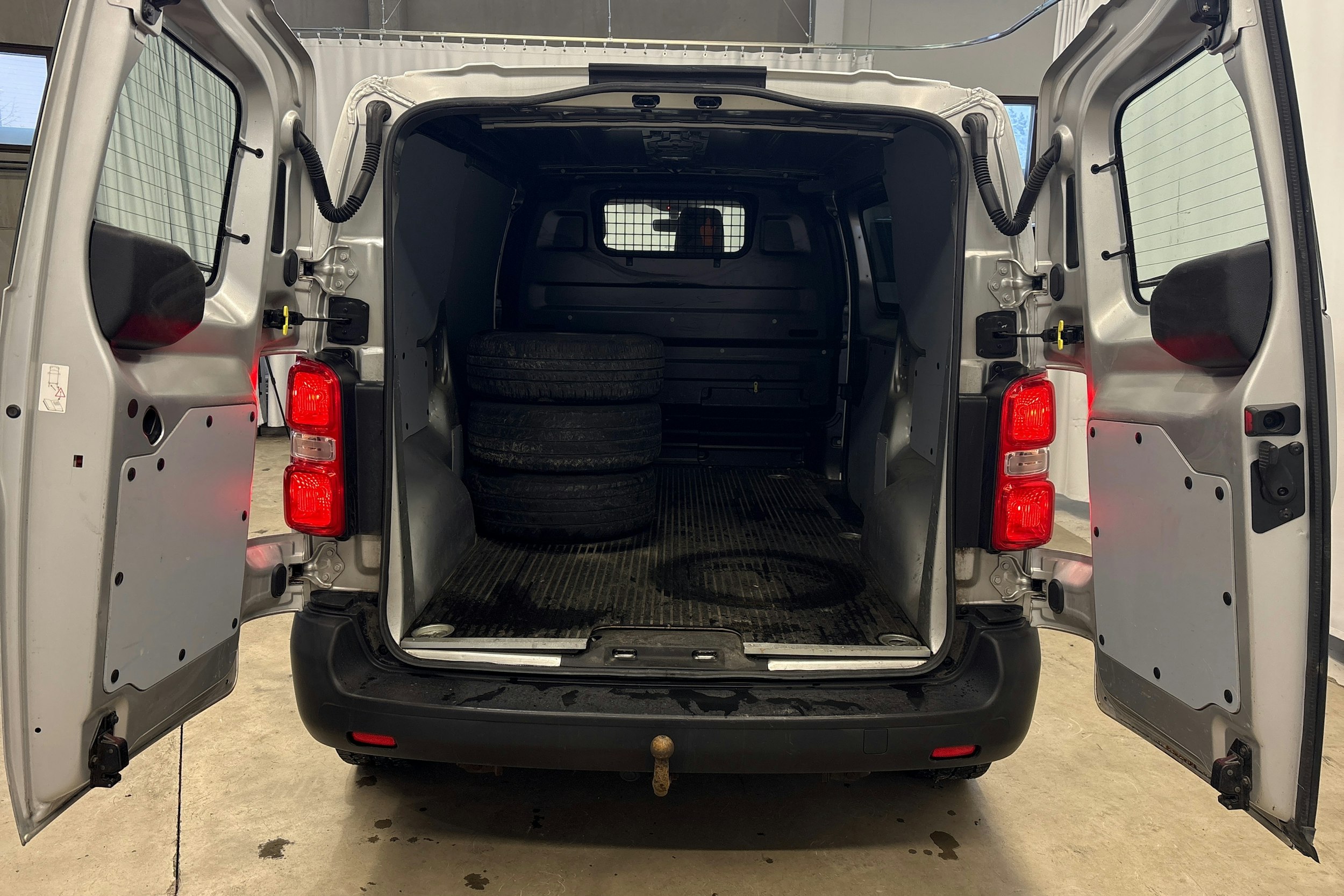 hopea Toyota Proace 2018 kuva 13.