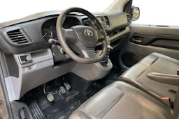 musta Toyota Proace 2018 kuva 8.