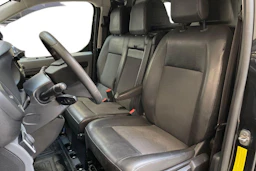 musta Toyota Proace 2018 kuva 9.