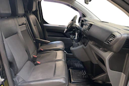 musta Toyota Proace 2018 kuva 11.