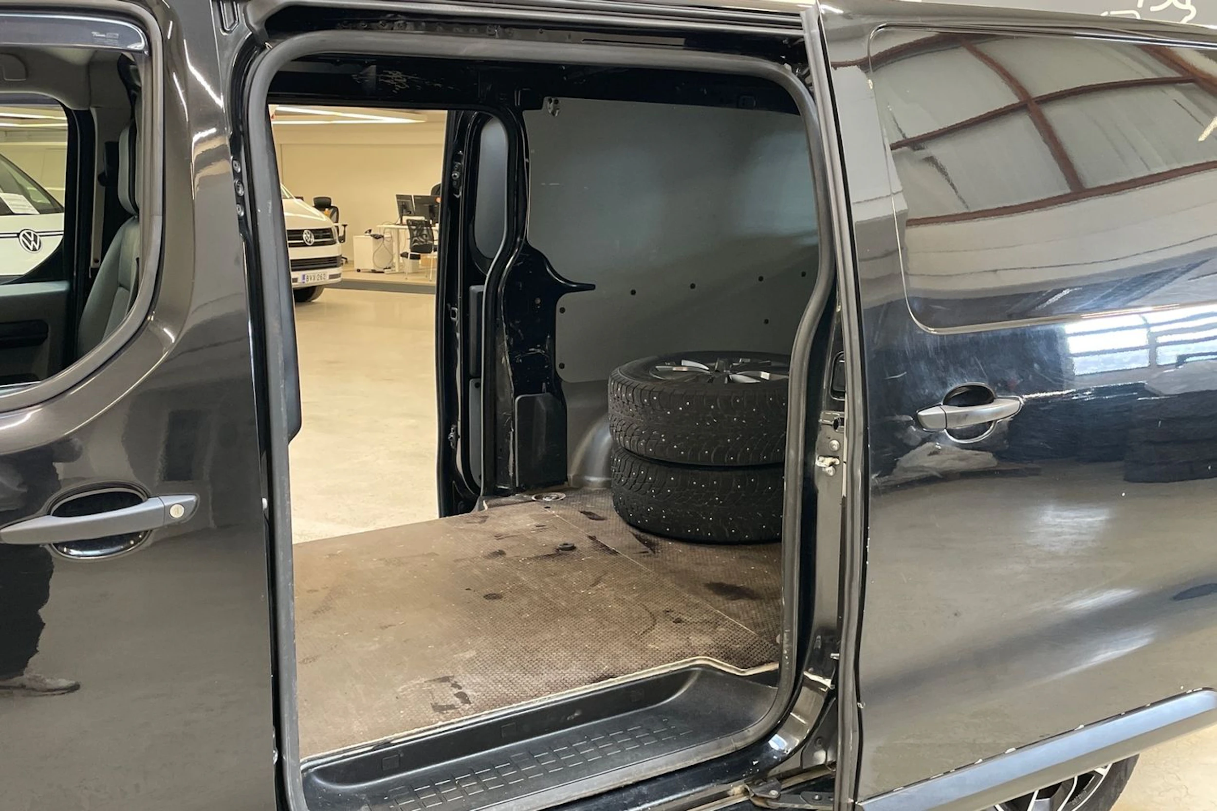 musta Toyota Proace 2018 kuva 17.