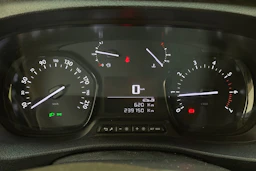 musta Toyota Proace 2018 kuva 19.