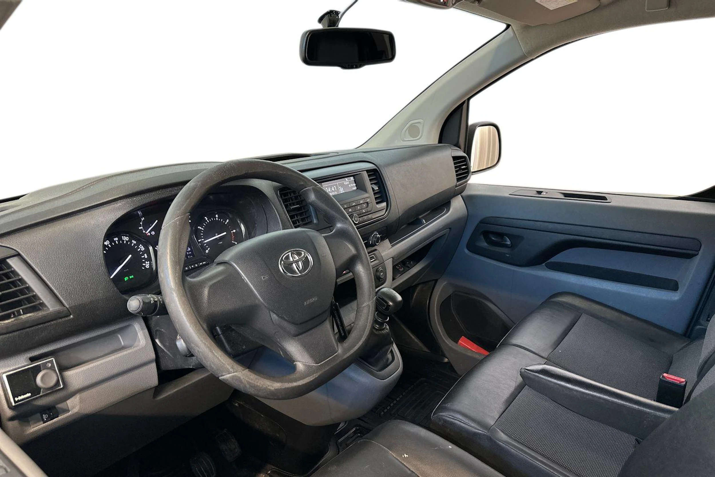 musta Toyota Proace 2018 kuva 6.