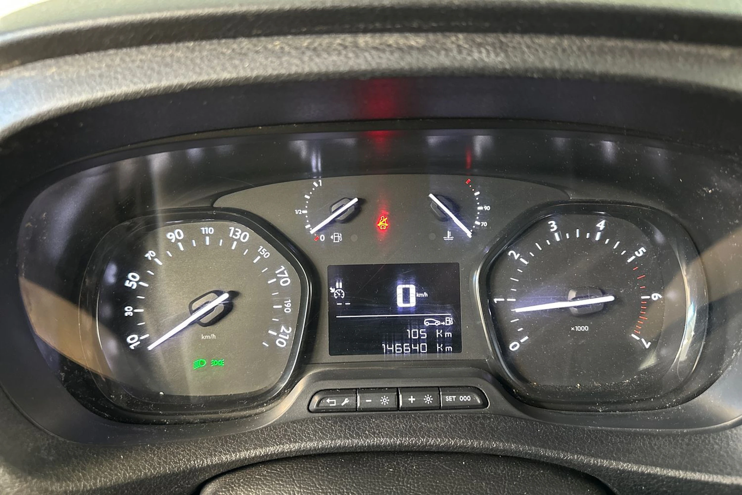 musta Toyota Proace 2018 kuva 13.