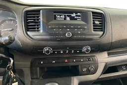 musta Toyota Proace 2018 kuva 16.