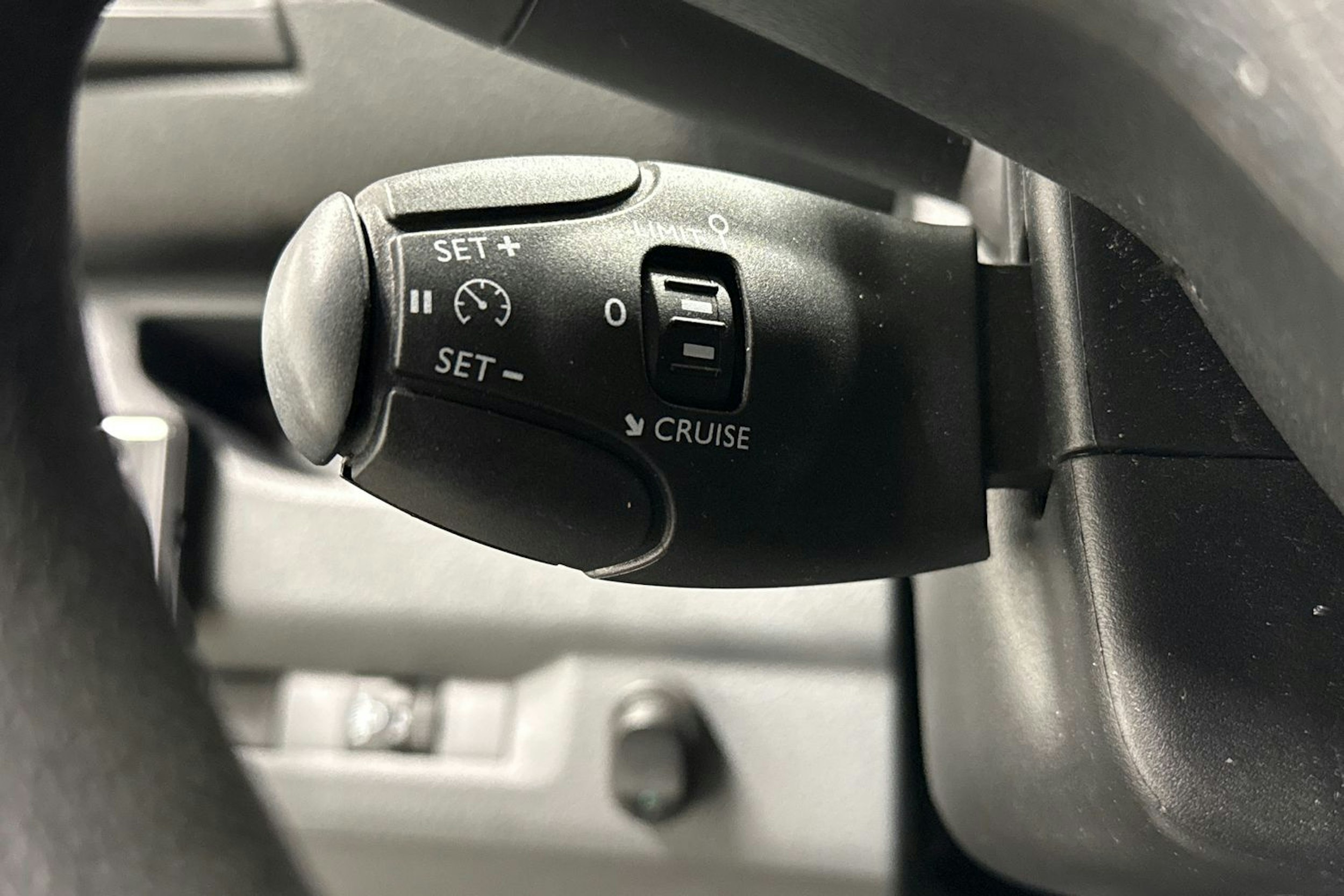 harmaa Toyota Proace 2018 kuva 16.