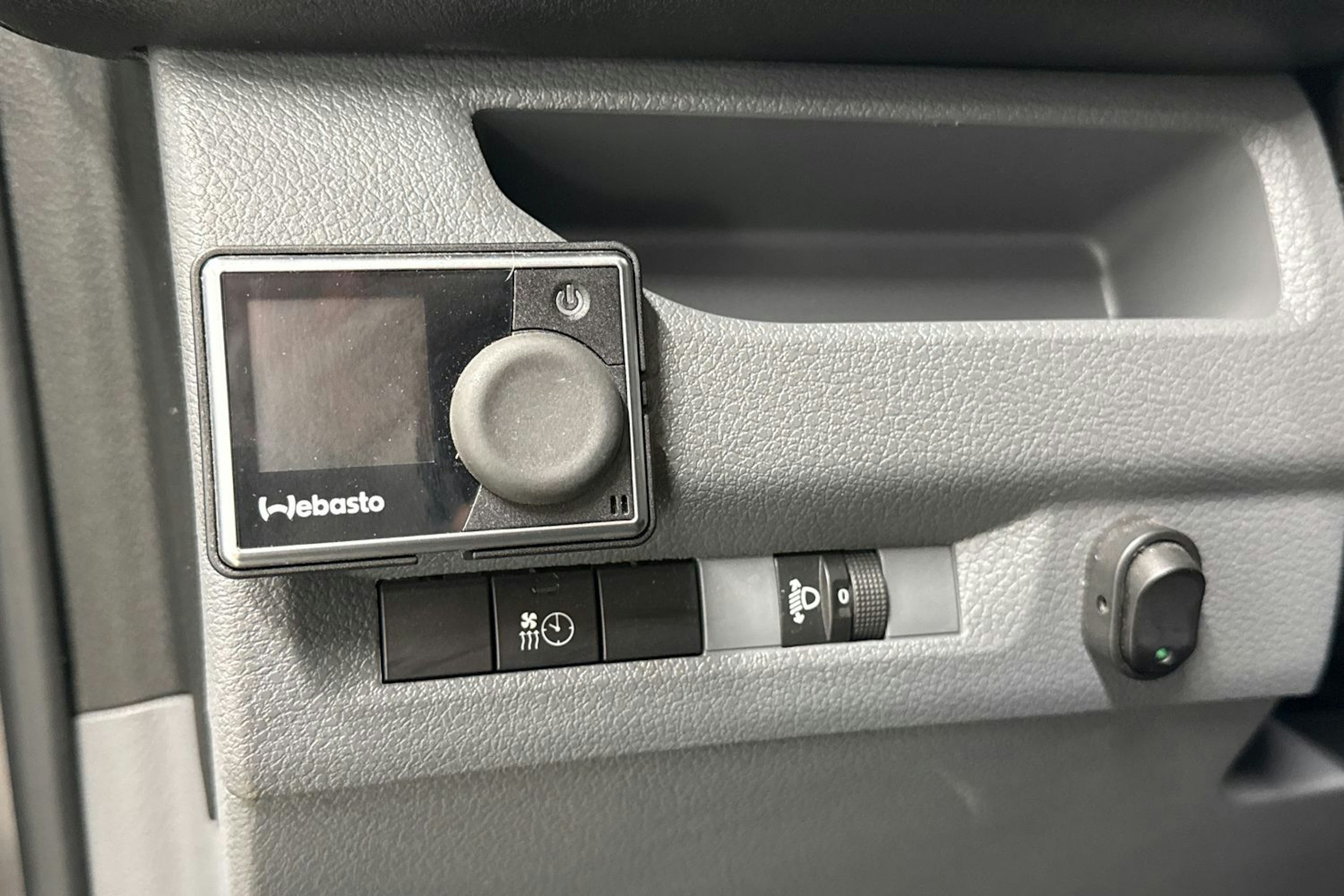 harmaa Toyota Proace 2018 kuva 17.