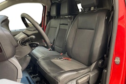 punainen Toyota Proace 2018 kuva 9.