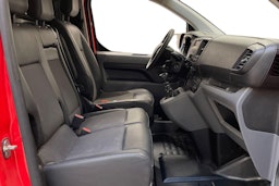 punainen Toyota Proace 2018 kuva 10.