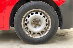 punainen Toyota Proace 2018 kuva 11.