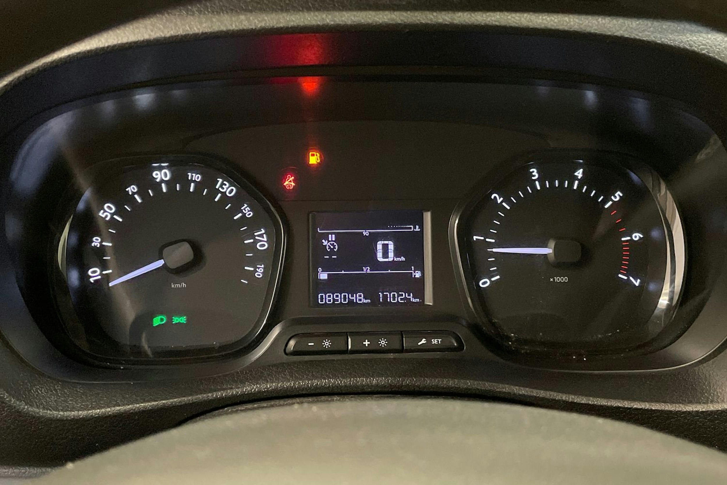 punainen Toyota Proace 2018 kuva 17.
