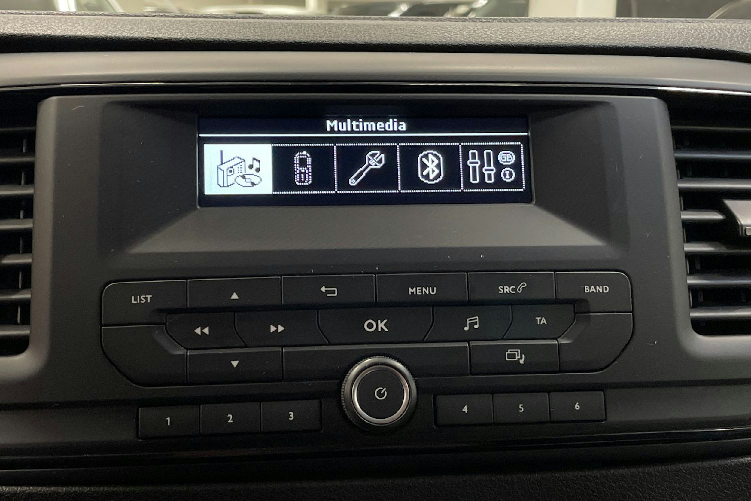 punainen Toyota Proace 2018 kuva 20.