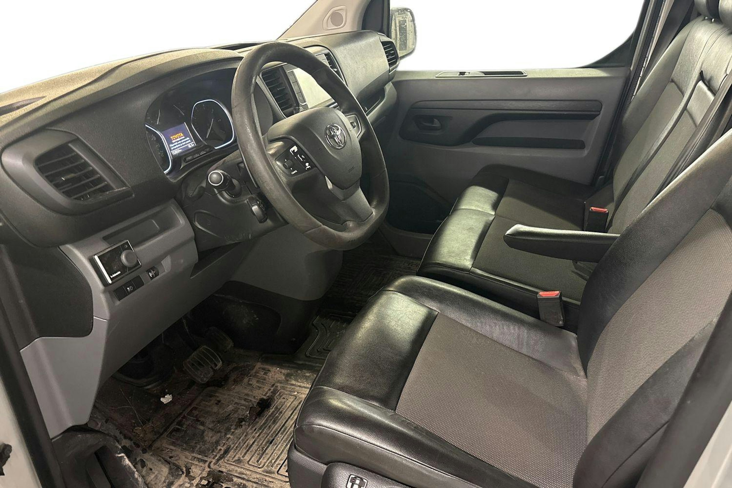 hopea Toyota Proace 2018 kuva 3.