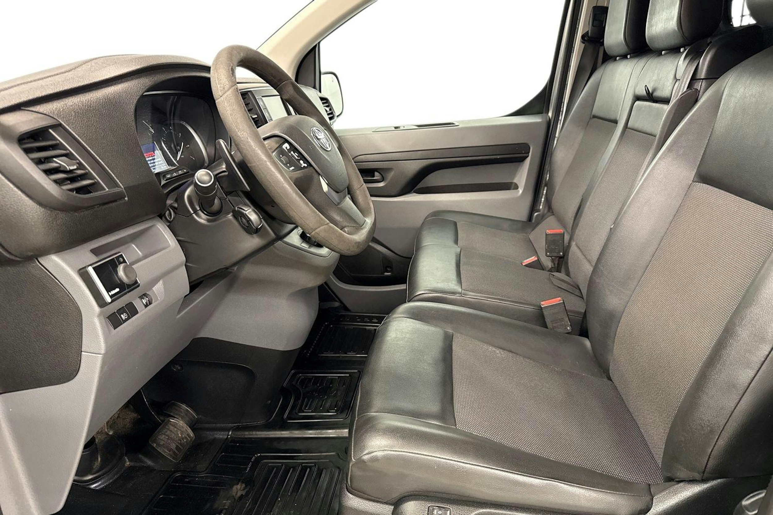 hopea Toyota Proace 2018 kuva 8.