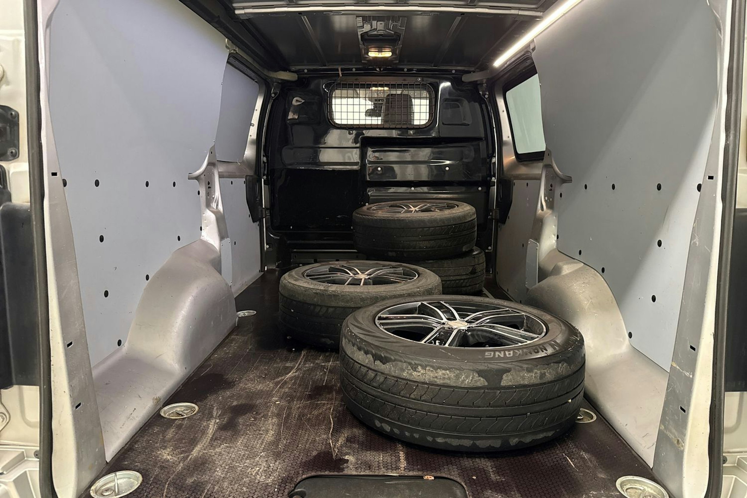 hopea Toyota Proace 2018 kuva 26.