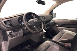 Harmaa Toyota Proace 2018 kuva 8.