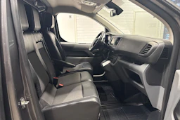 Harmaa Toyota Proace 2018 kuva 18.