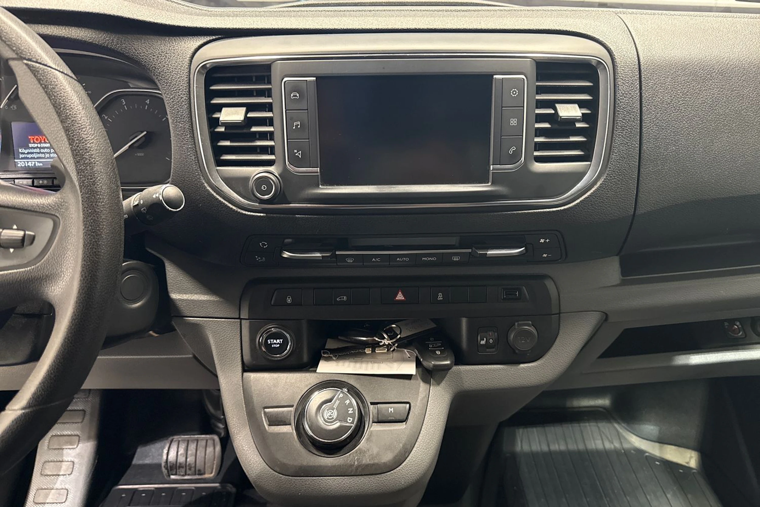 Harmaa Toyota Proace 2018 kuva 20.