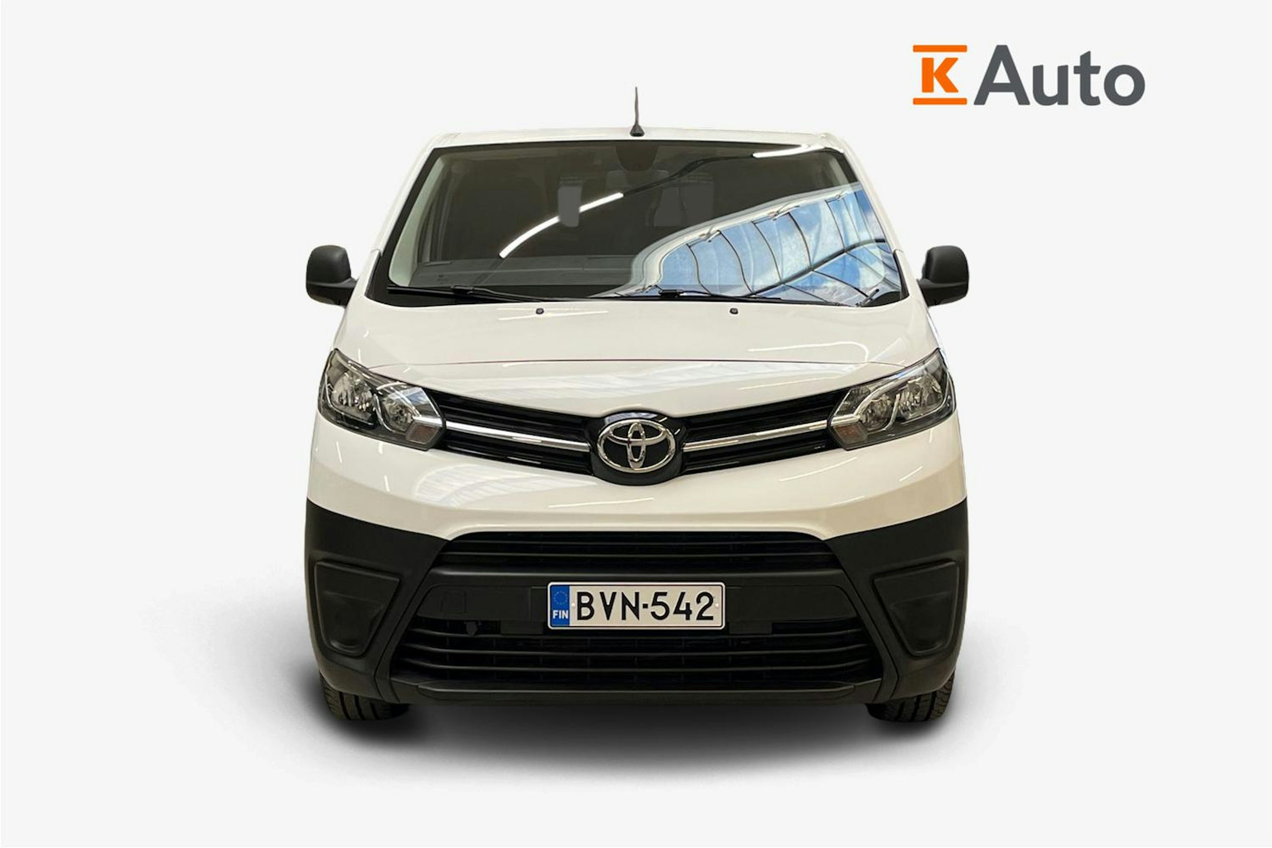 valkoinen Toyota Proace 2019 kuva 4.