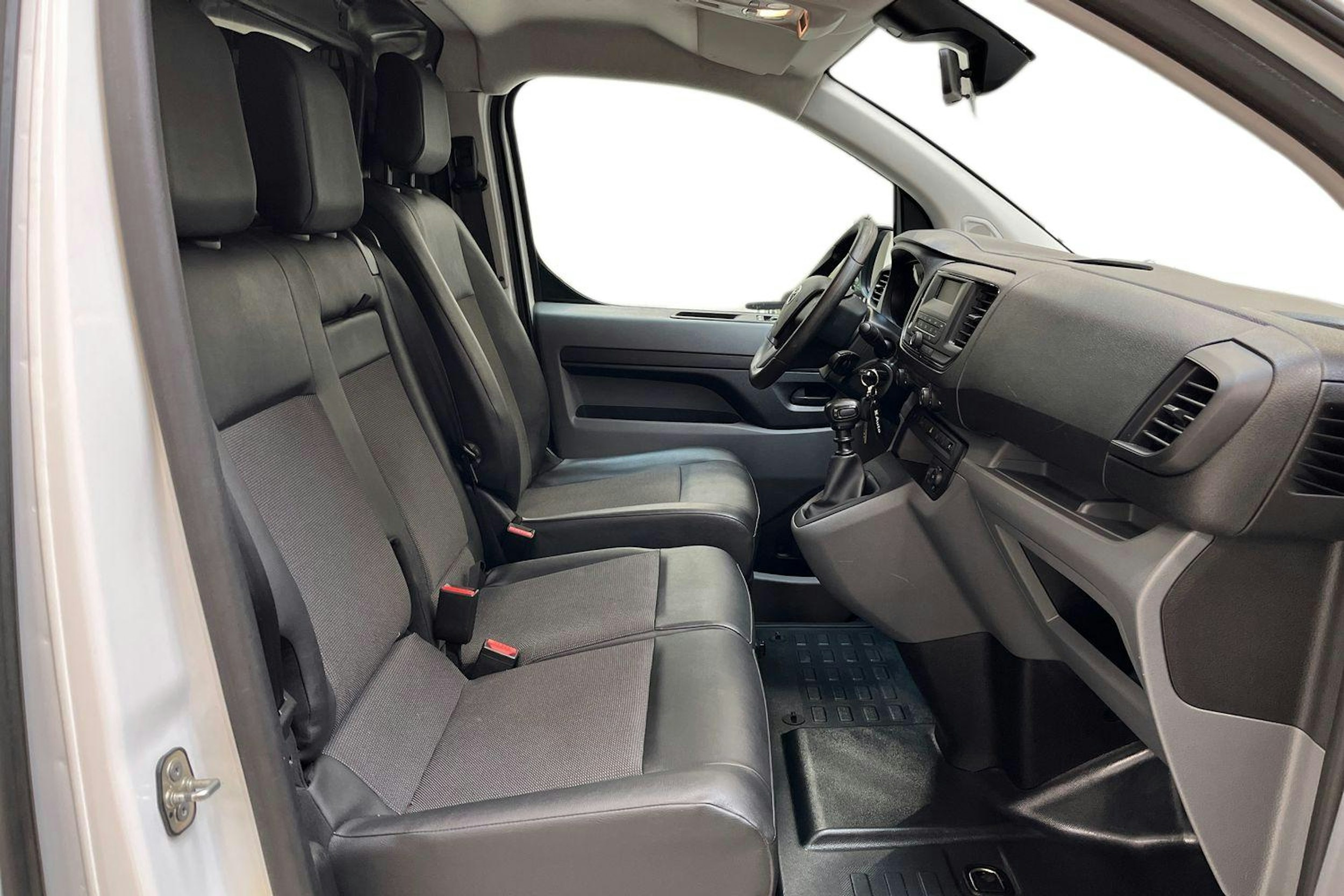 valkoinen Toyota Proace 2019 kuva 8.