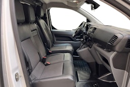 valkoinen Toyota Proace 2019 kuva 8.