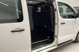 valkoinen Toyota Proace 2019 kuva 11.