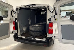 valkoinen Toyota Proace 2019 kuva 12.