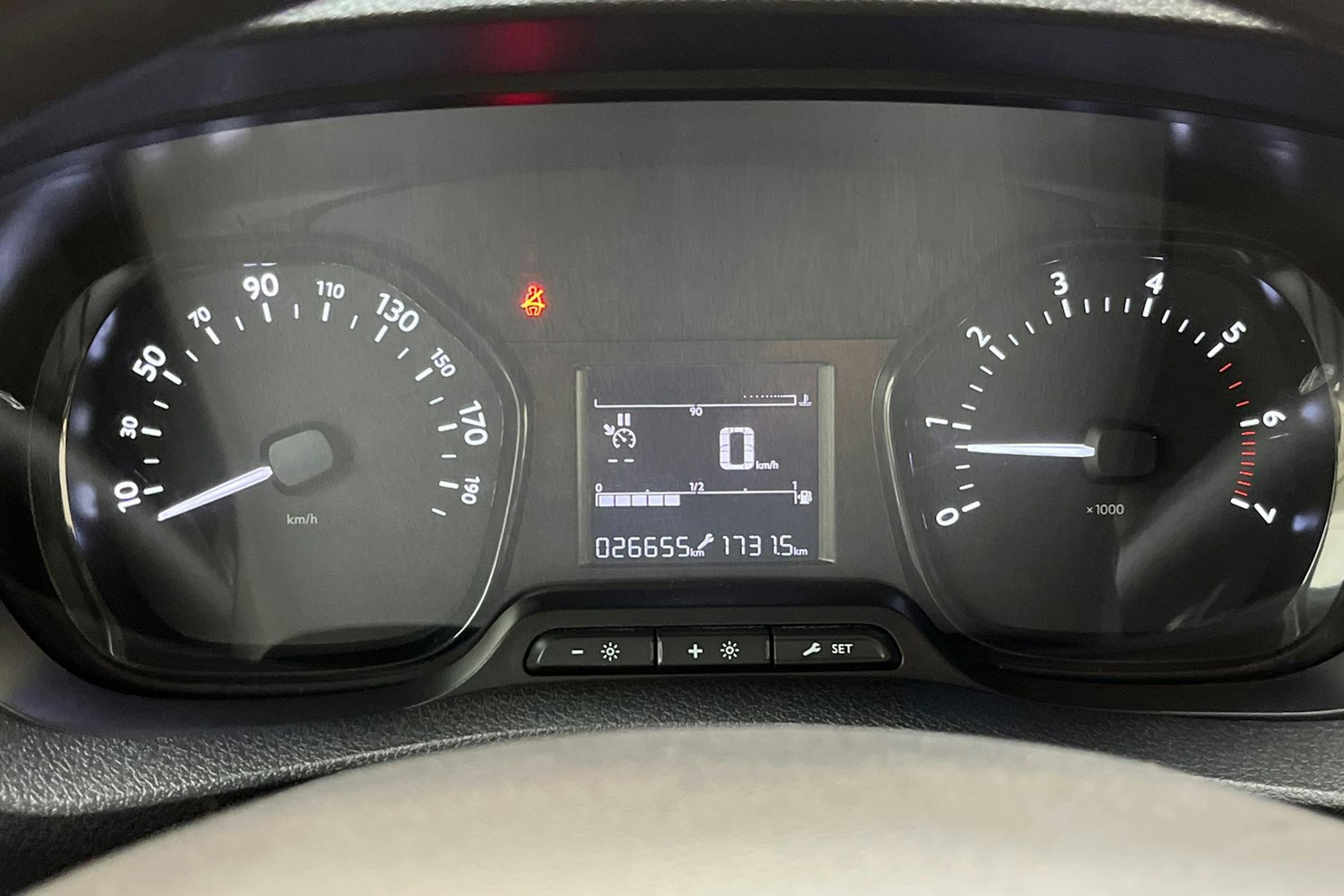 valkoinen Toyota Proace 2019 kuva 14.