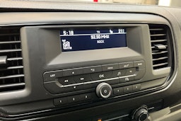 valkoinen Toyota Proace 2019 kuva 15.