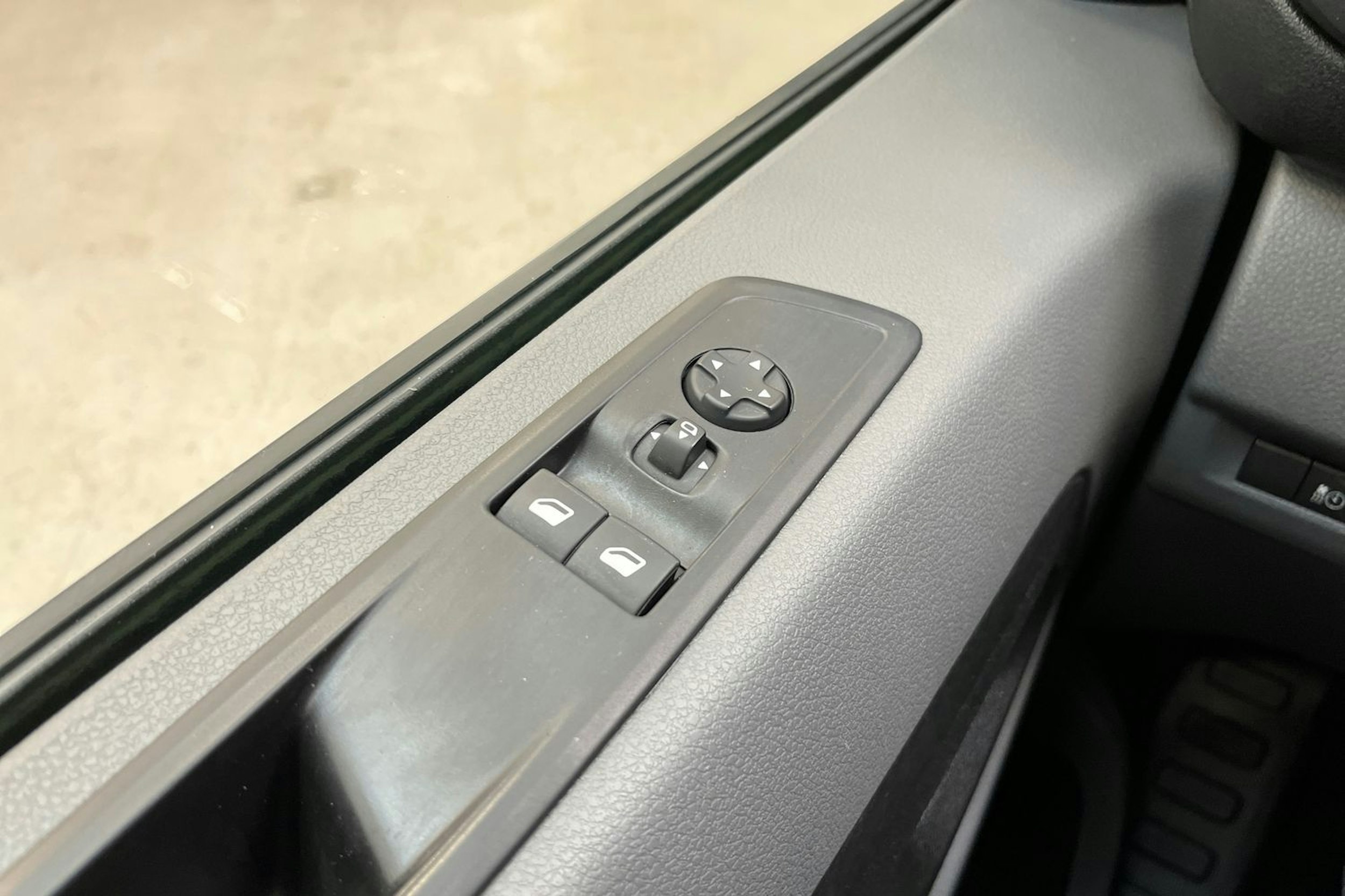 valkoinen Toyota Proace 2019 kuva 16.