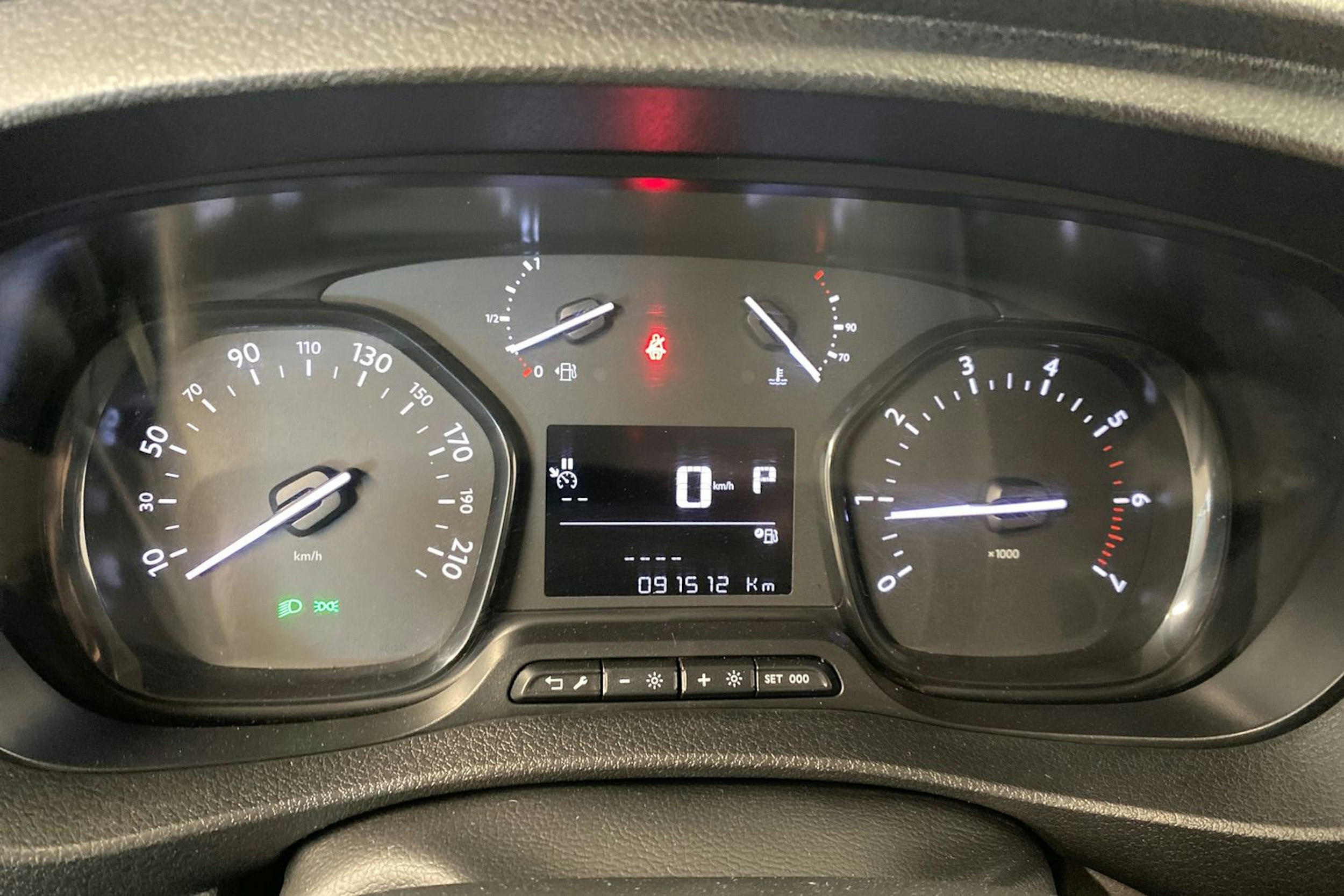 valkoinen Toyota Proace 2019 kuva 13.