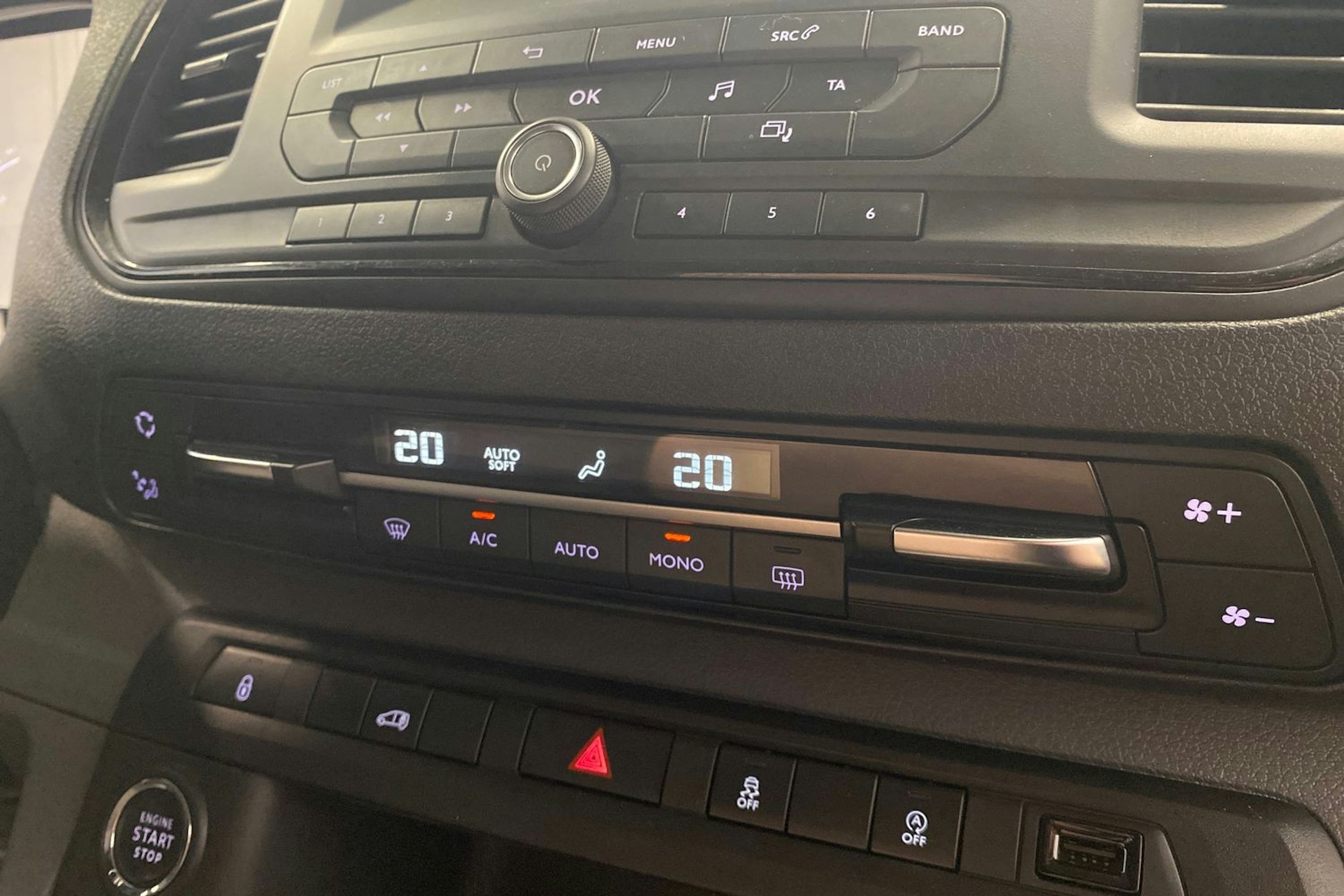 valkoinen Toyota Proace 2019 kuva 15.