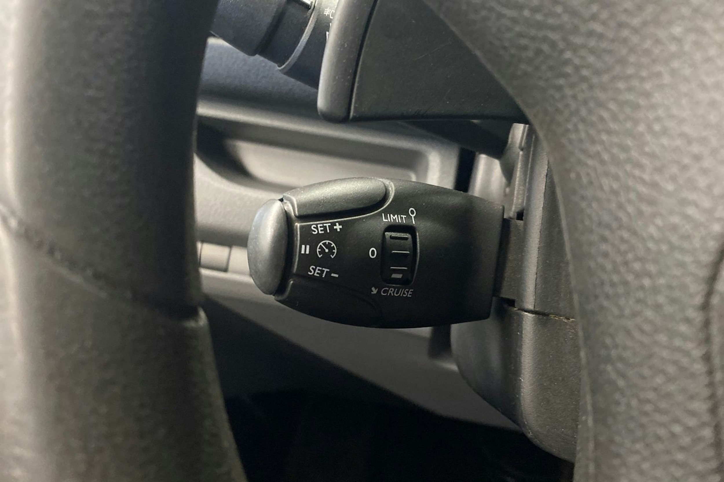 valkoinen Toyota Proace 2019 kuva 17.