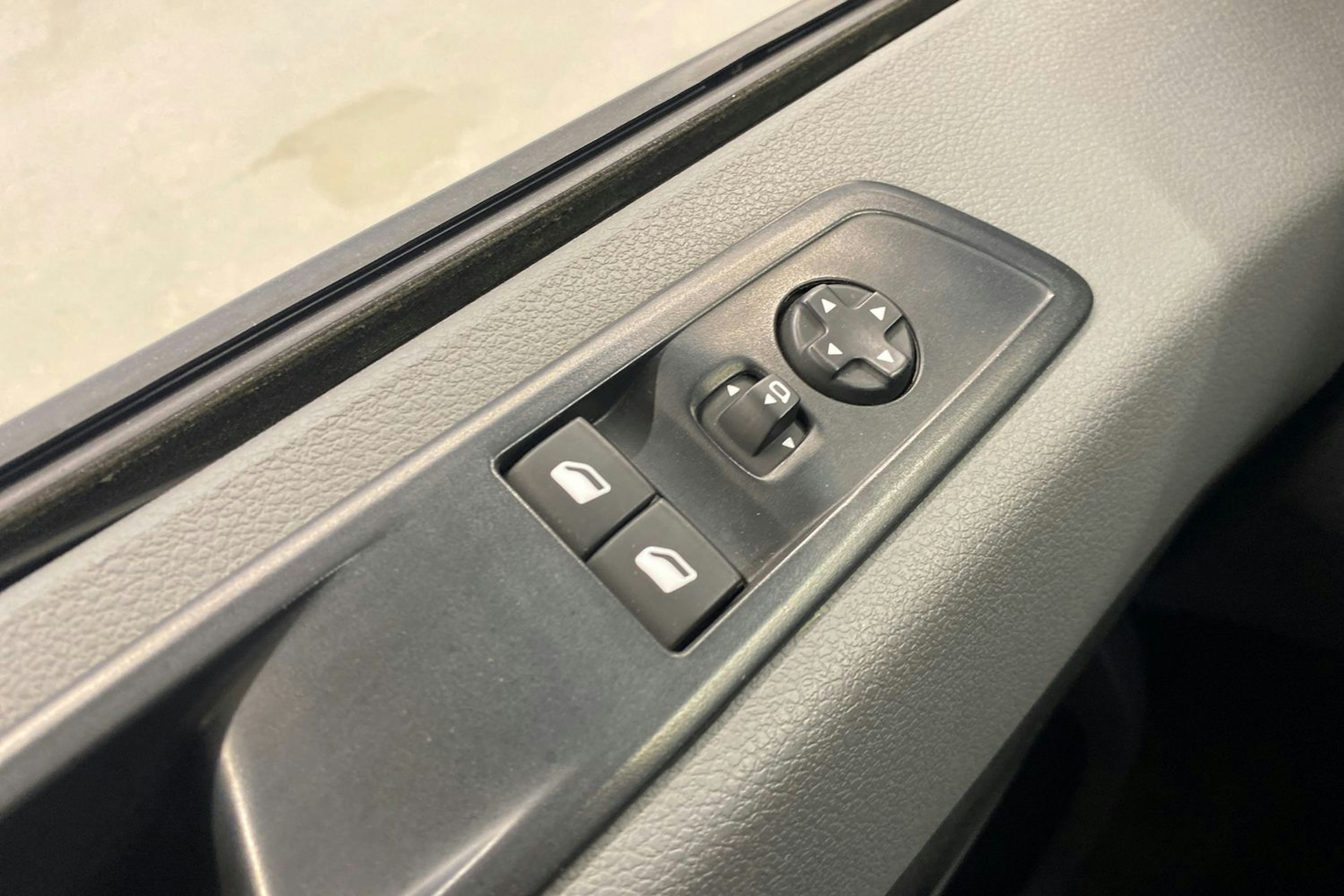 valkoinen Toyota Proace 2019 kuva 19.