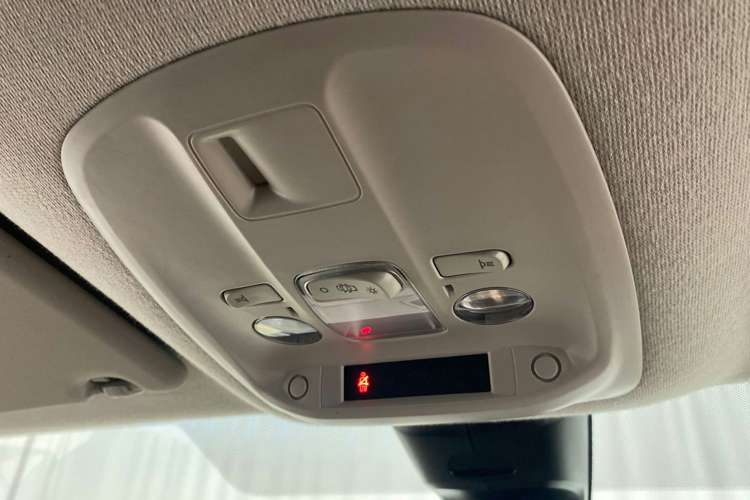 valkoinen Toyota Proace 2019 kuva 20.
