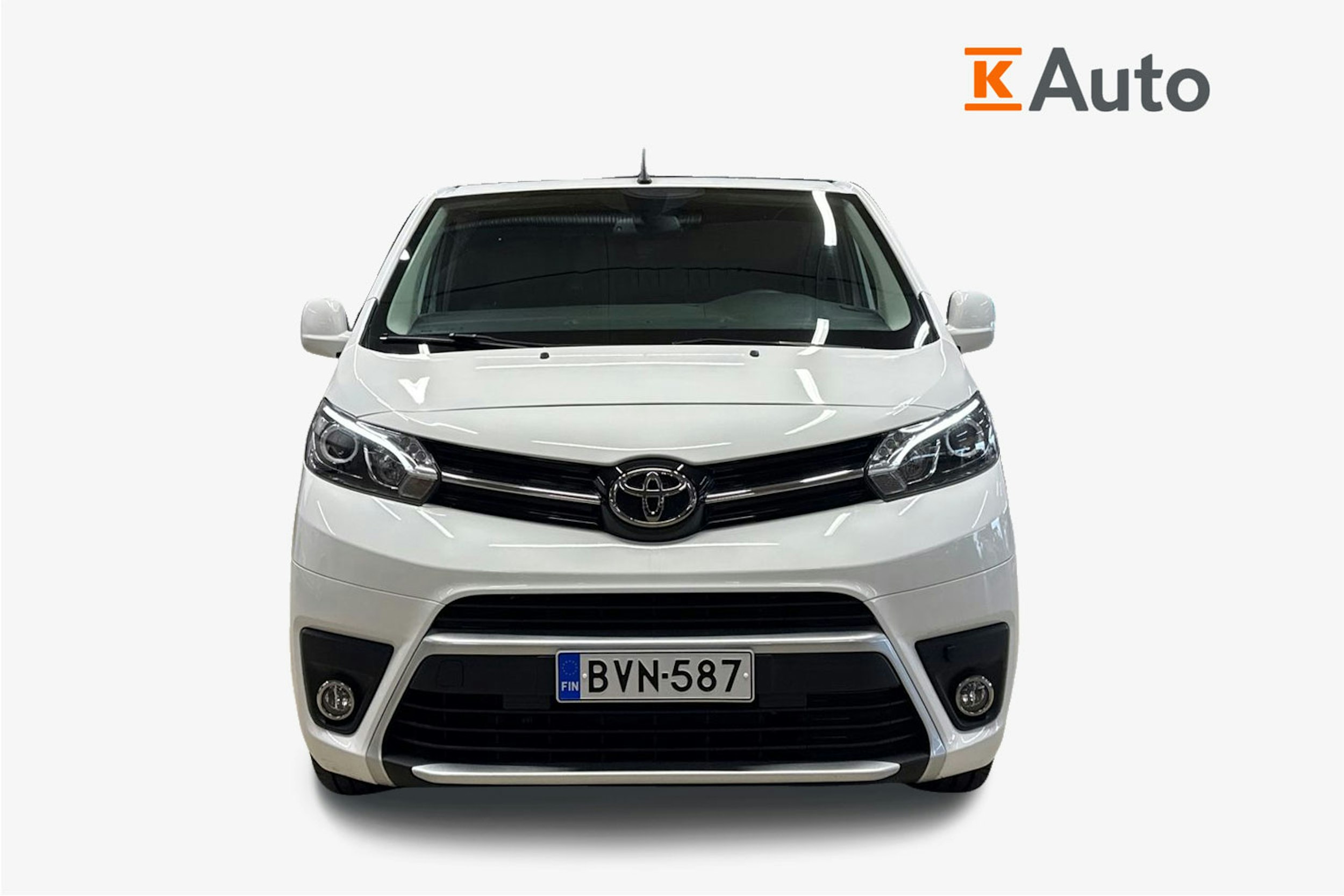 valkoinen Toyota Proace 2019 kuva 4.