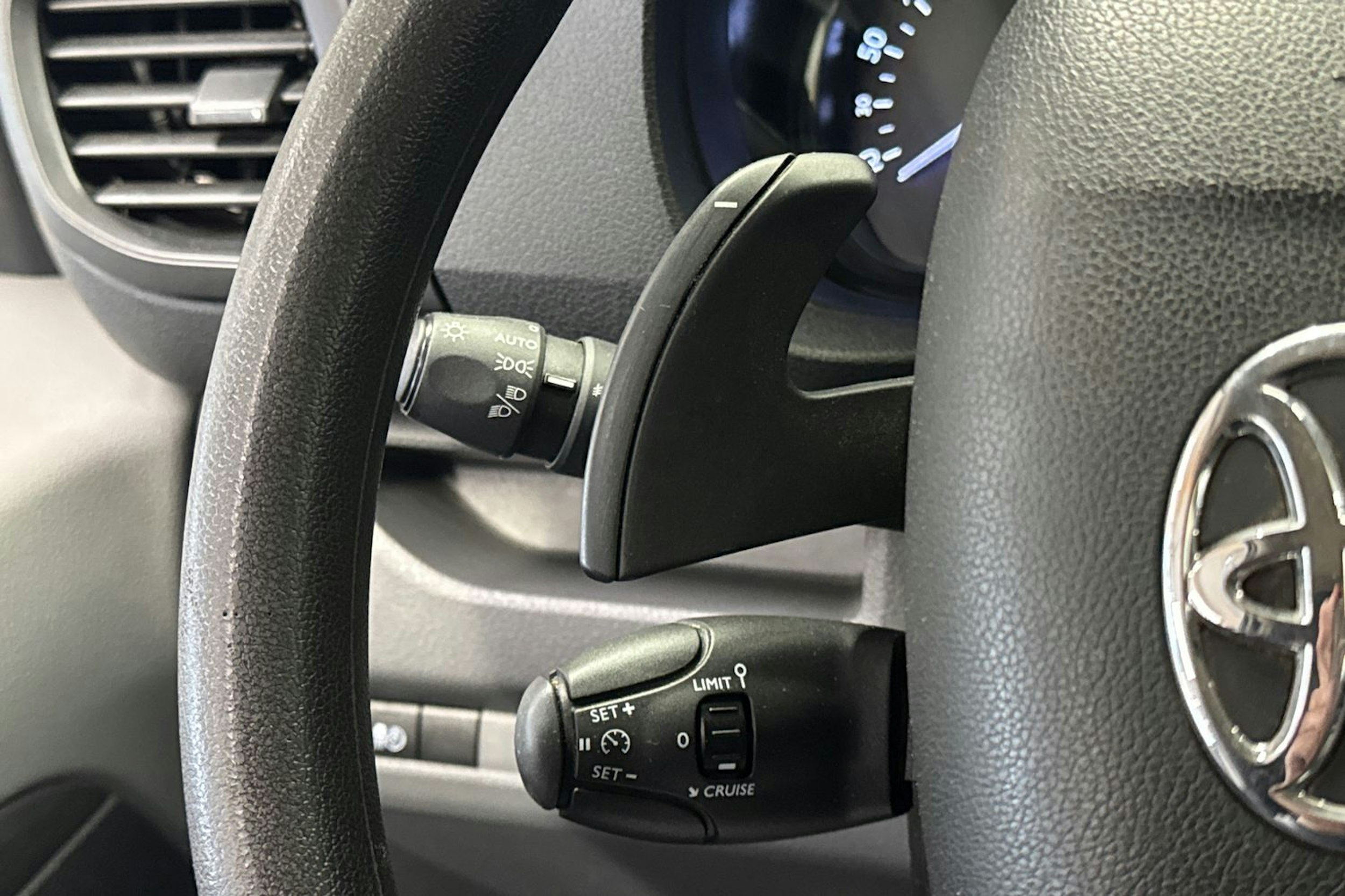 valkoinen Toyota Proace 2019 kuva 13.
