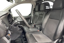 valkoinen Toyota Proace 2019 kuva 8.