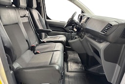 valkoinen Toyota Proace 2019 kuva 10.