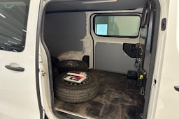 valkoinen Toyota Proace 2019 kuva 12.