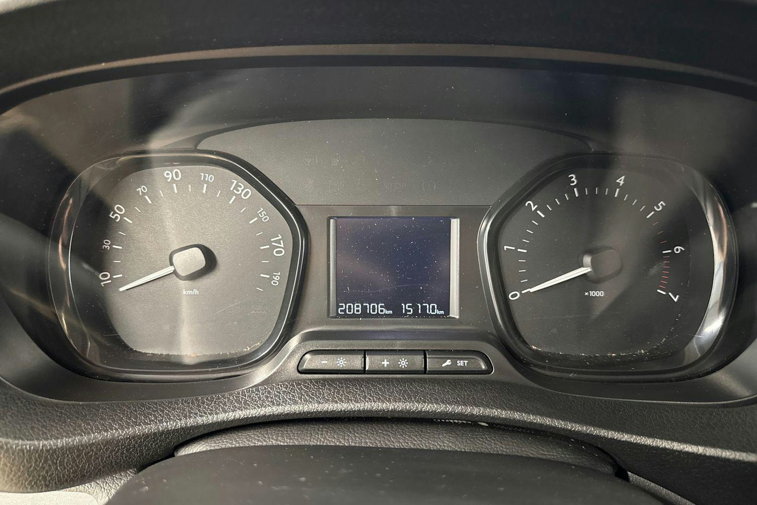 valkoinen Toyota Proace 2019 kuva 7.