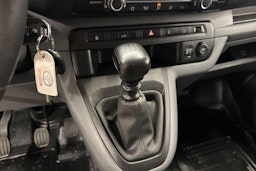 valkoinen Toyota Proace 2019 kuva 9.