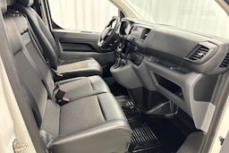 valkoinen Toyota Proace 2019 kuva 13.