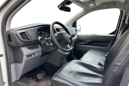 valkoinen Toyota Proace 2019 kuva 3.