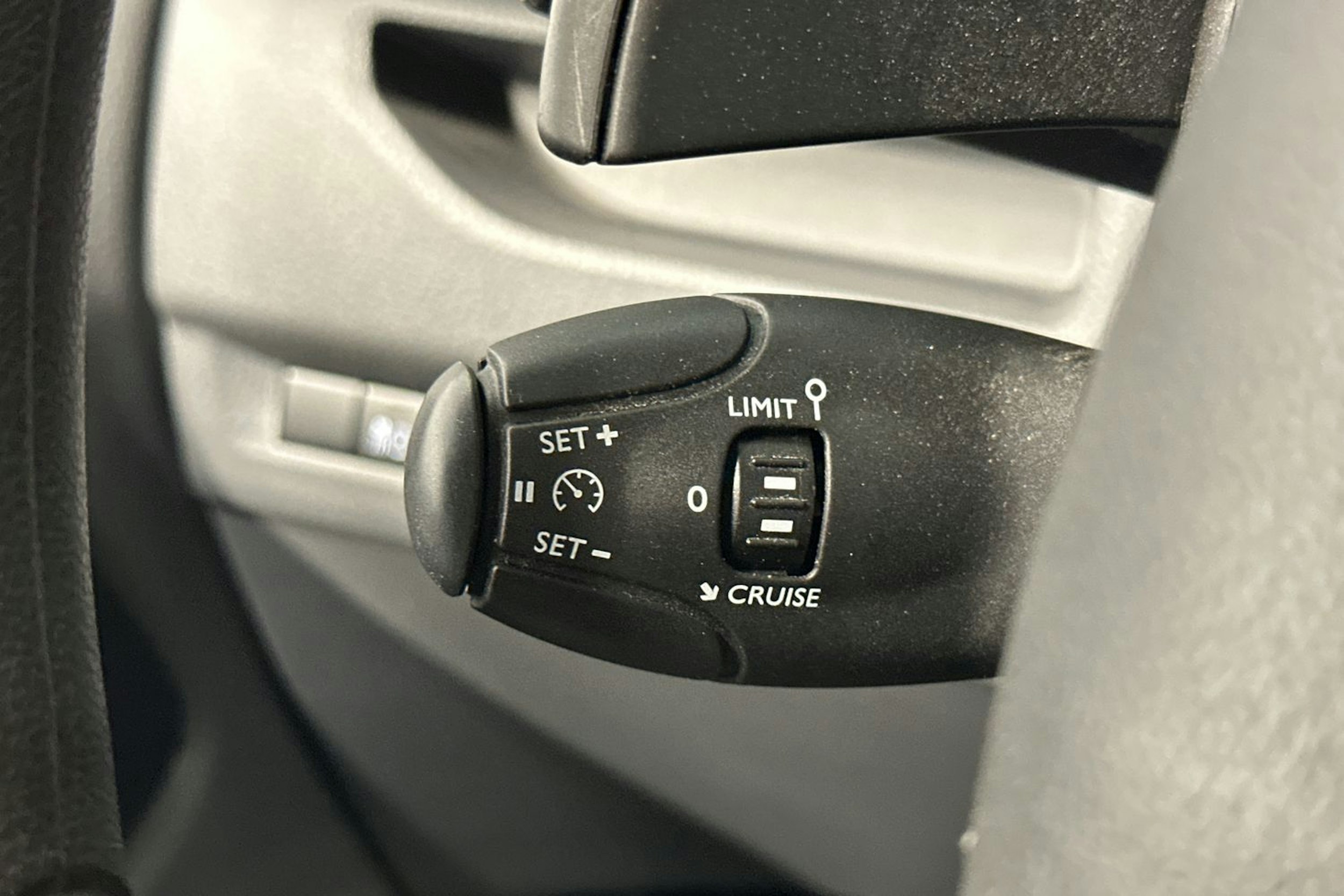 valkoinen Toyota Proace 2019 kuva 18.