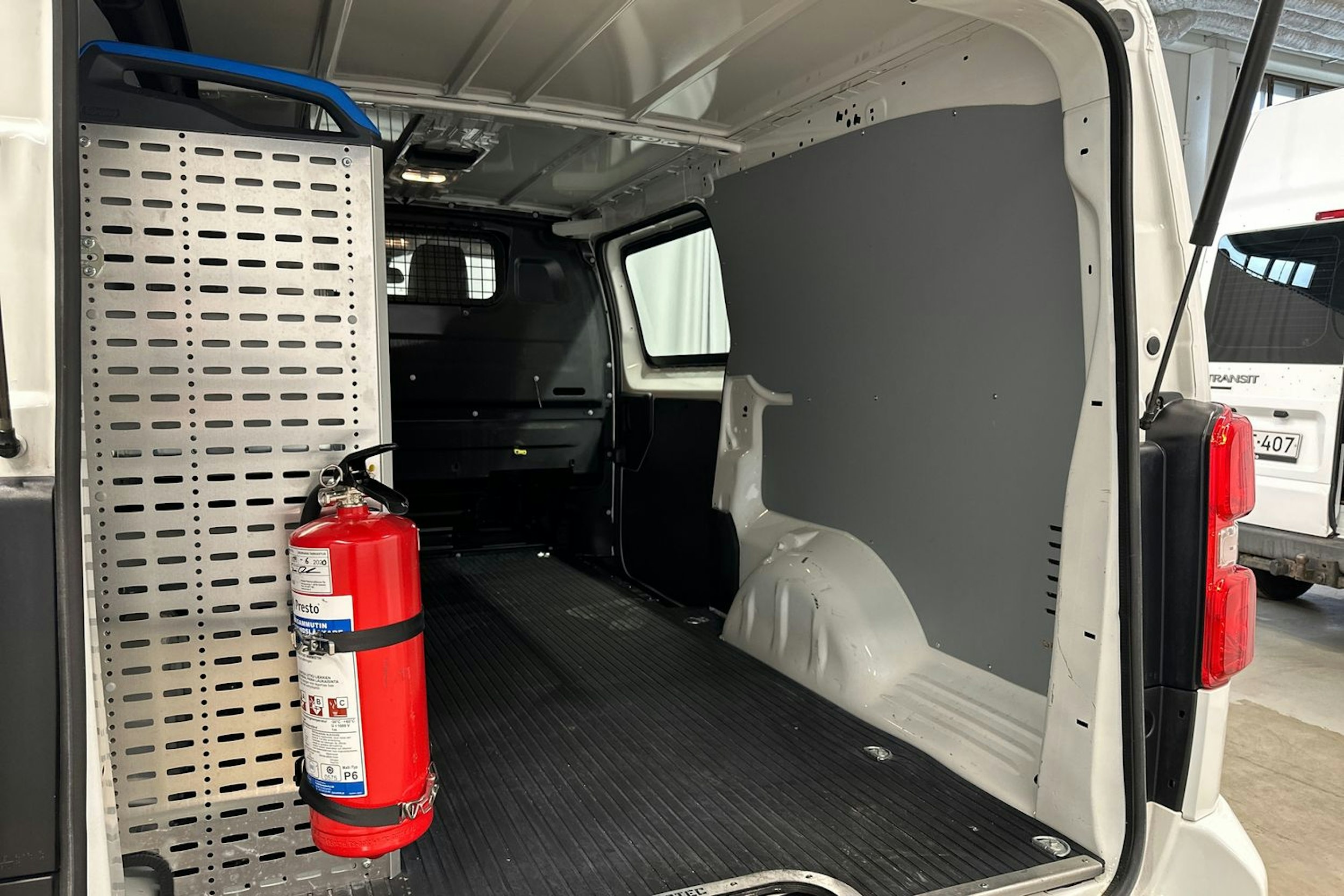 valkoinen Toyota Proace 2019 kuva 26.