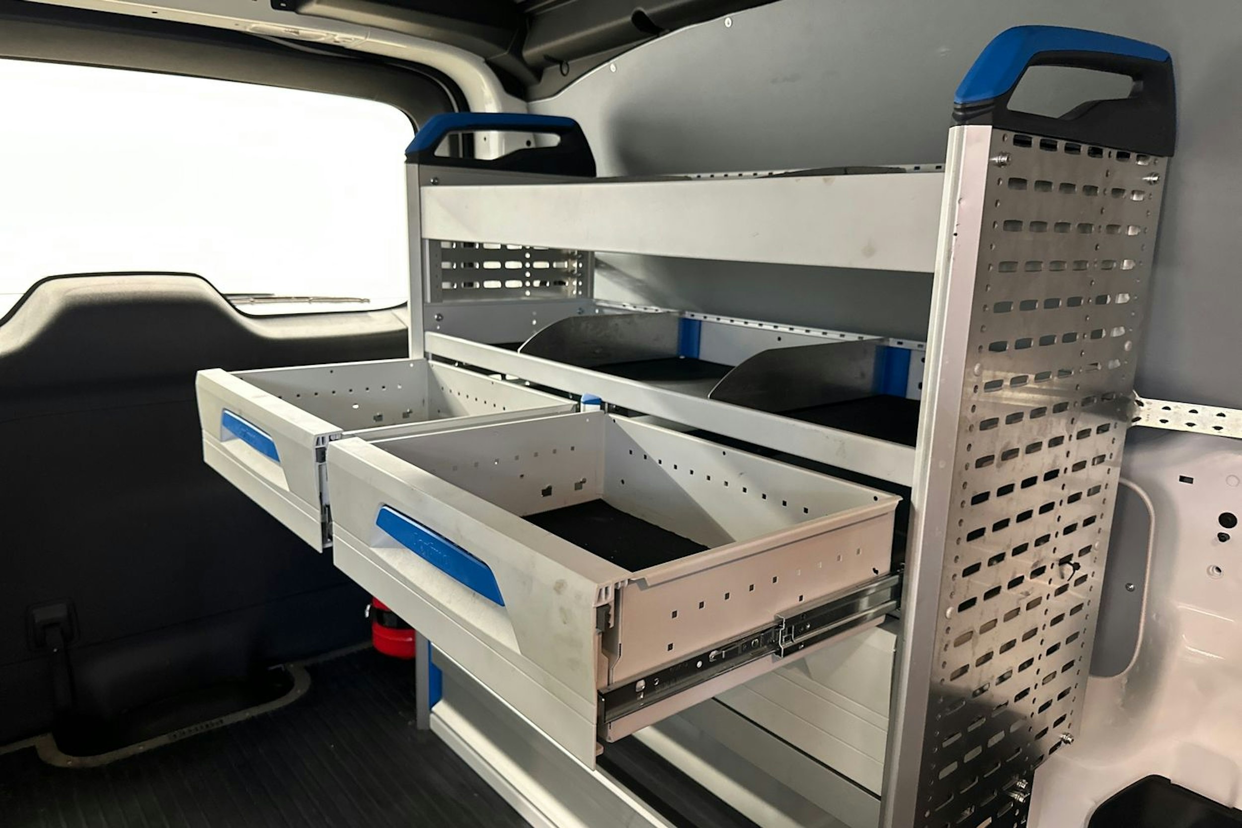 valkoinen Toyota Proace 2019 kuva 28.